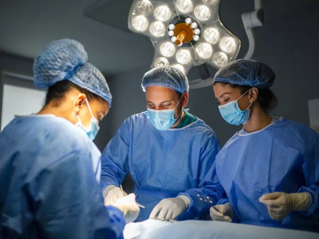 Open Surgery vs Laparoscopic Surgery for Fibroids: What’s Better in Which Case?